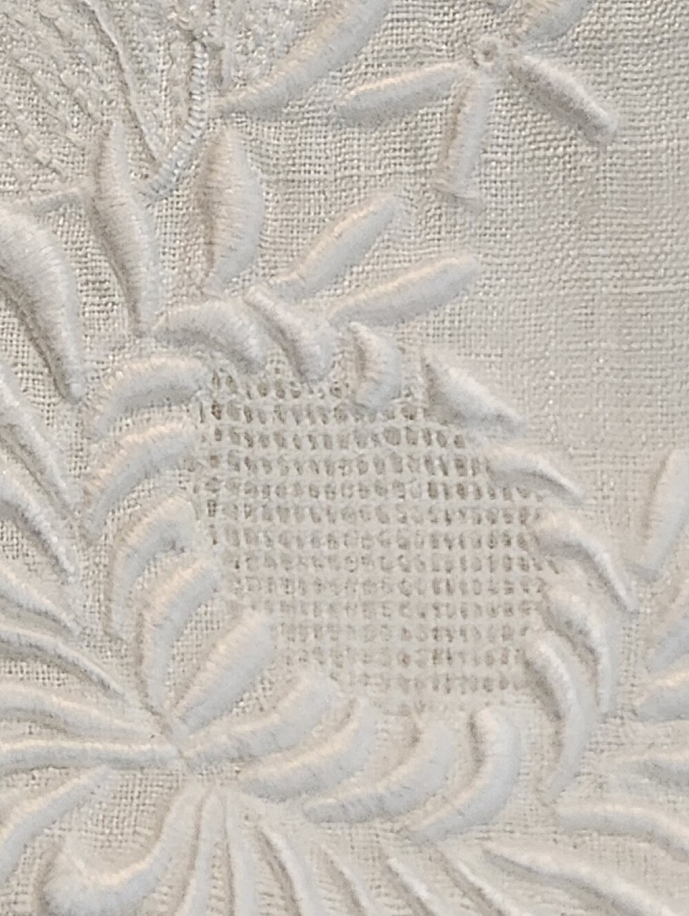 PREMIUM SHEER LINEN TABLECLOTH NICE EMBROIDERY - Picture 5 of 12